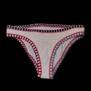 PLATINUM Stitched Scoop Bikini Bottoms.  Size Large.  NWT $88